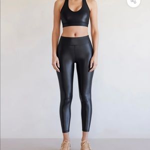 Carbon38 Takara regular rise high shine black legging with zippers sz Small